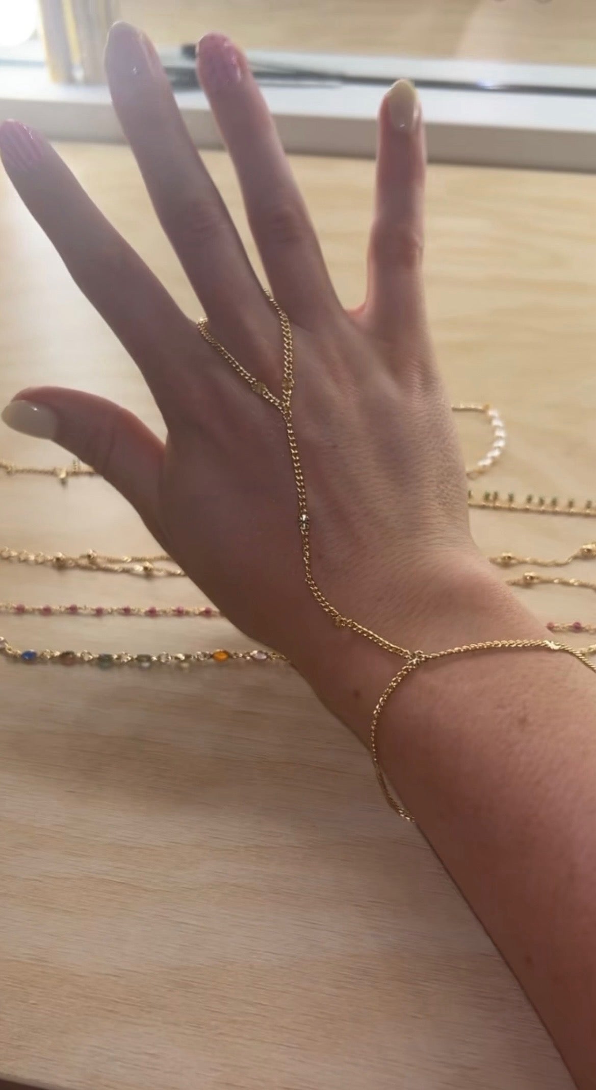 Amaya Handchain