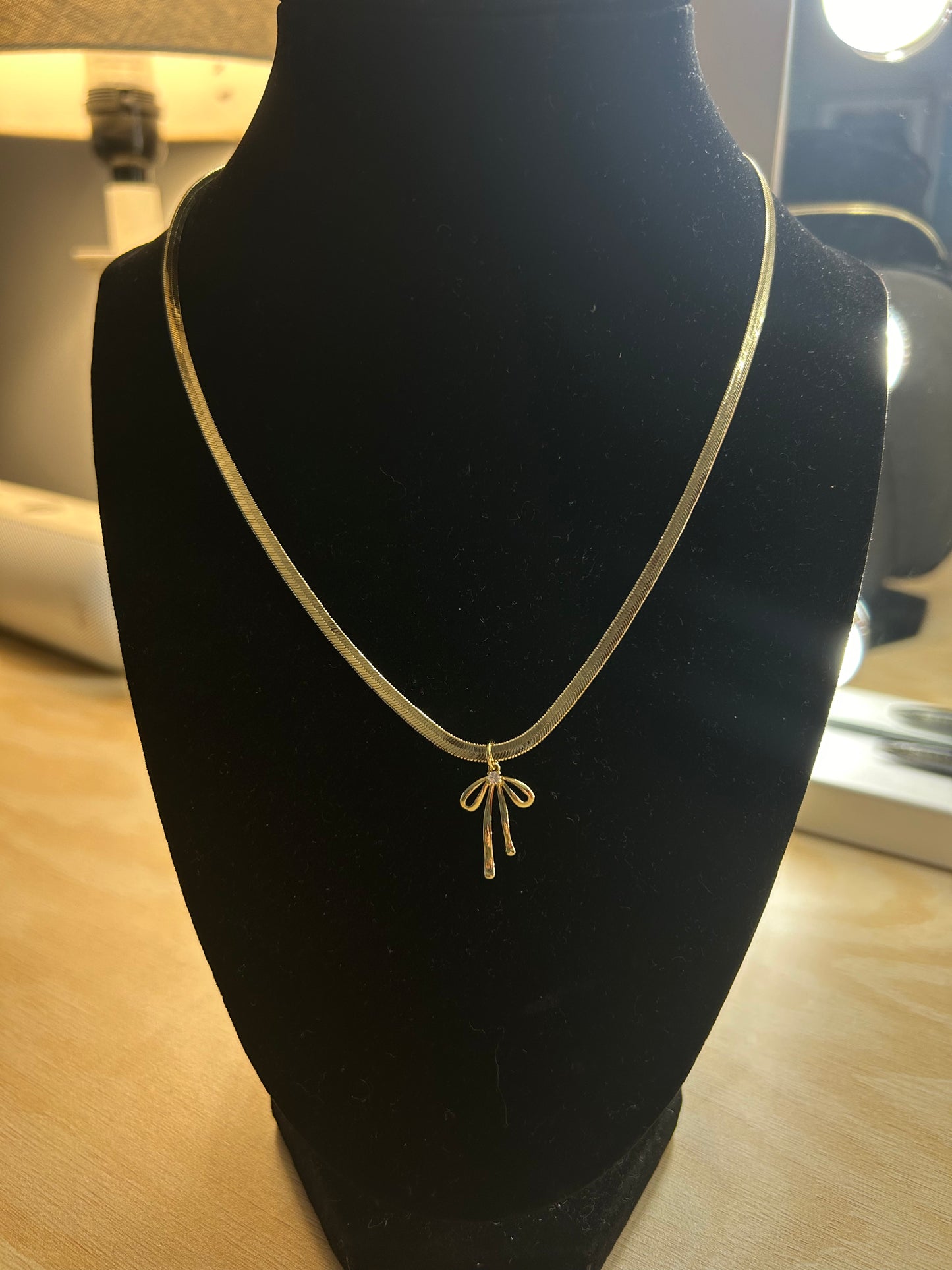 Bow Necklace