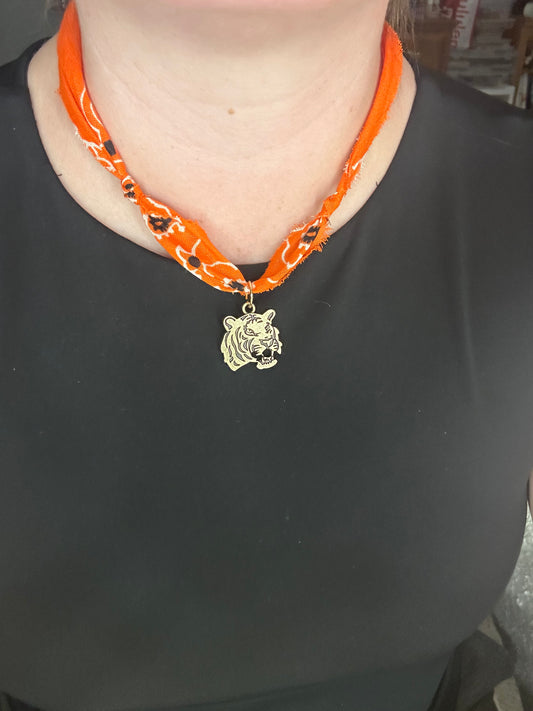 Tee Necklace